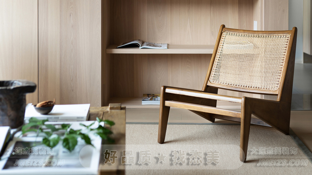 大連裝修潮流趨勢之原木簡約設(shè)計(jì)案例1.png